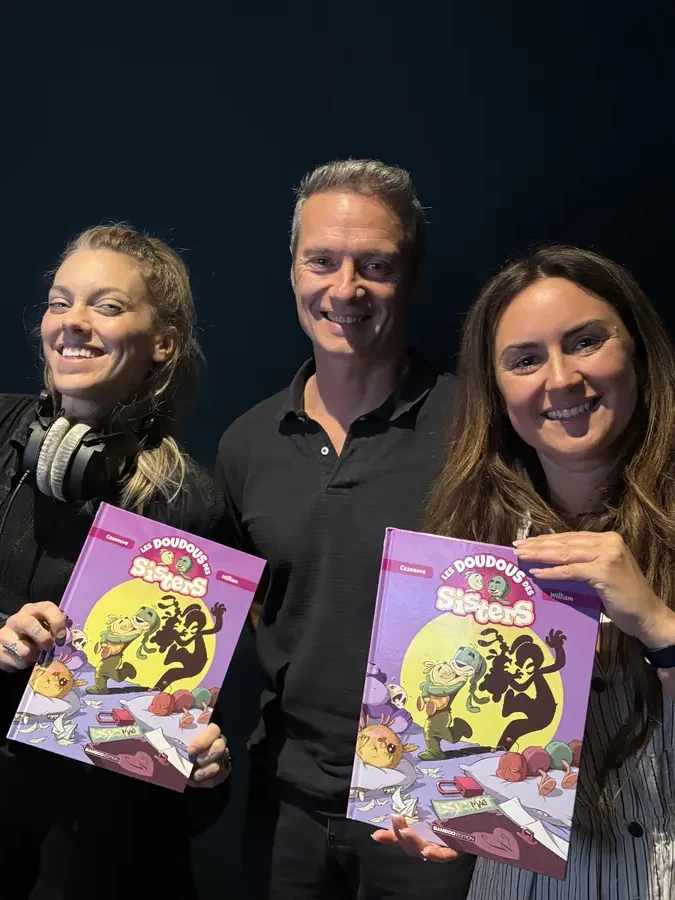 L'équipe de doublage des Sisters en plateau